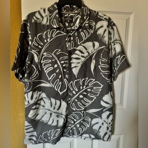 Quiksilver Black & White Tropical Leaf Button-Down Shirt